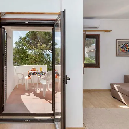 Apartment Maresia *